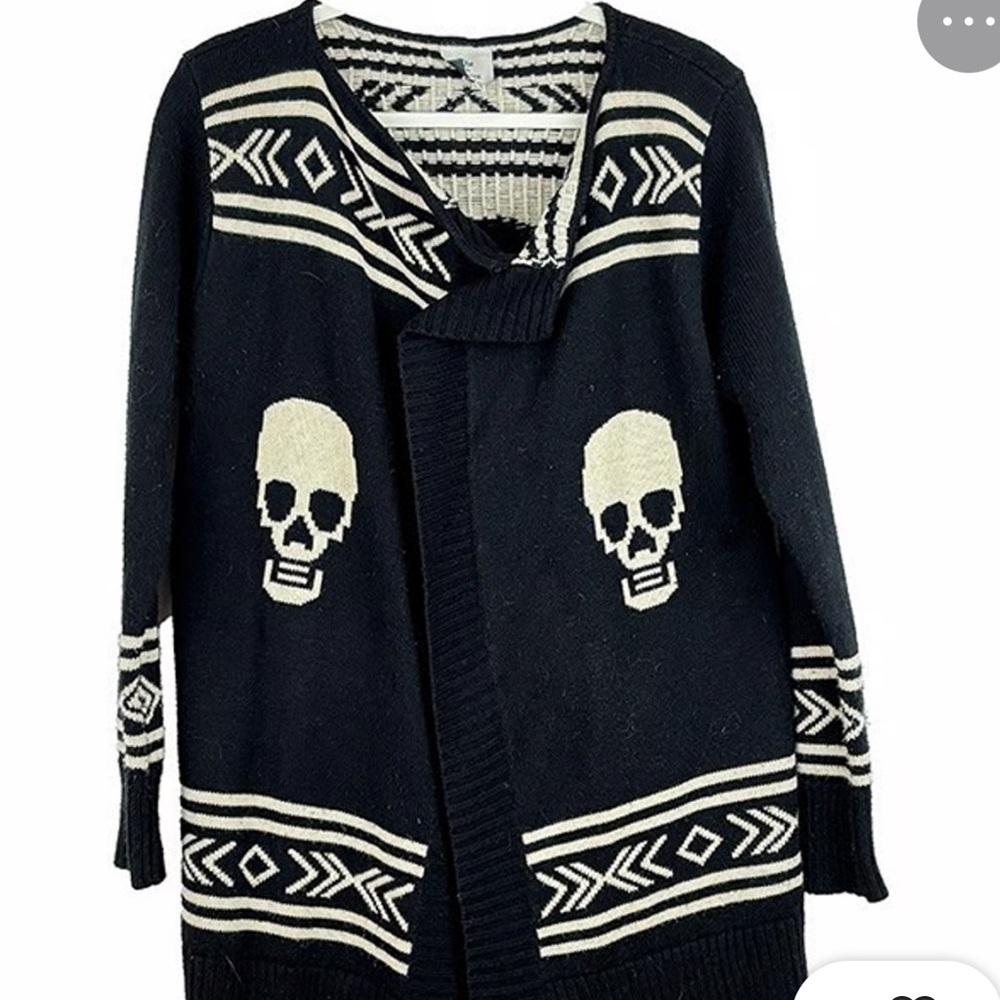 Black and Cream Skull Pattern Open-Front Cardigan Sweater